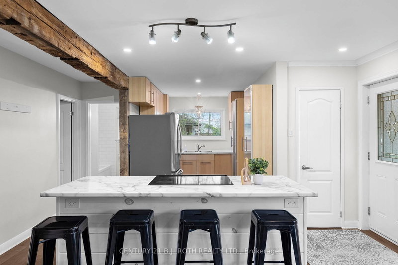 Main Level - 243 Wellington Street E