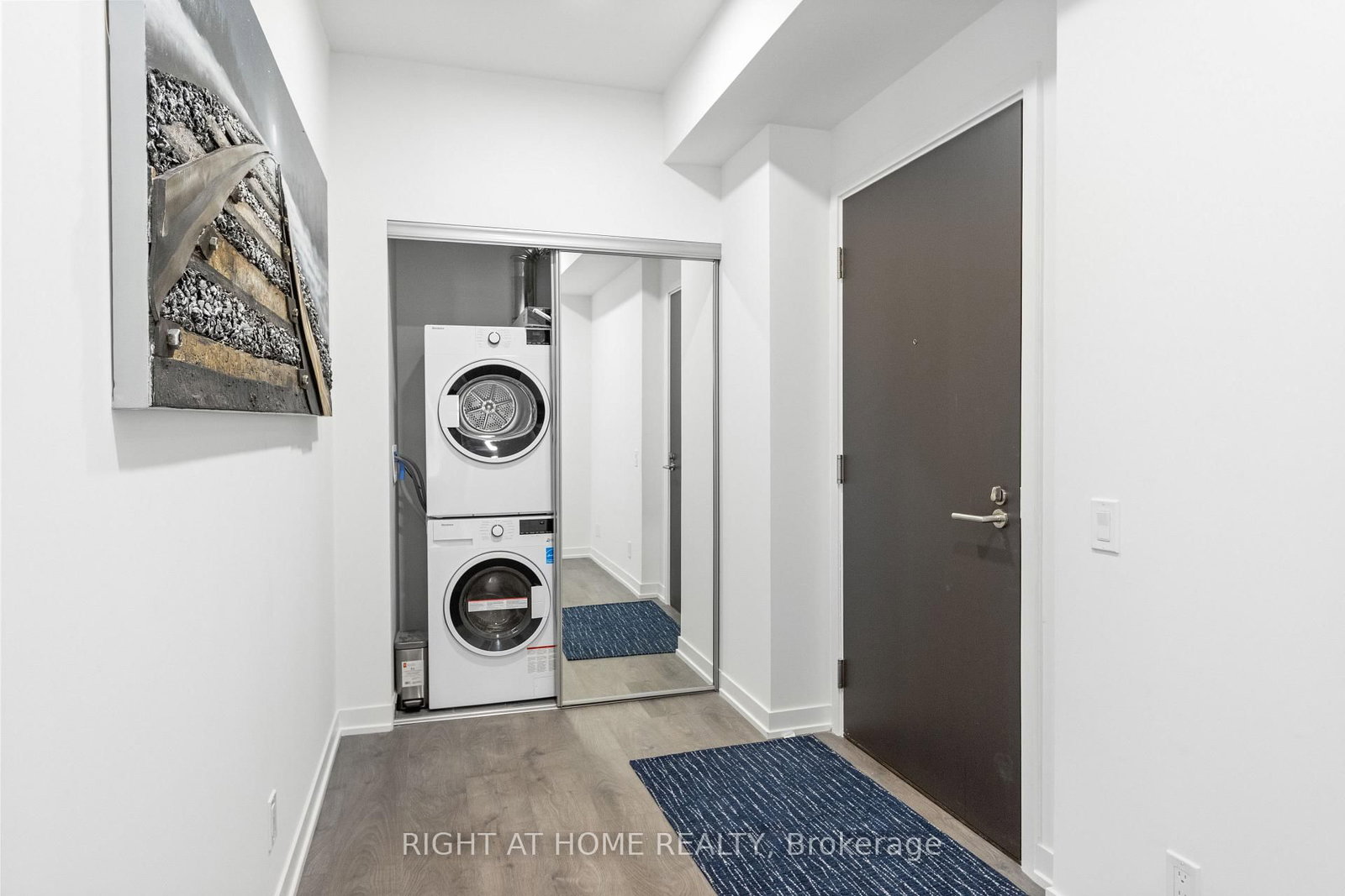 39 Mary Street • Barrie, ON photo 15