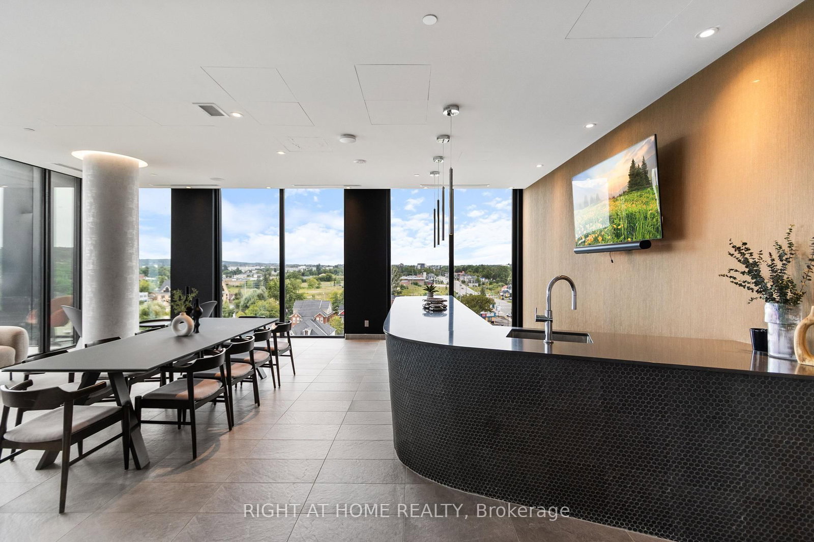 39 Mary Street • Barrie, ON photo 16