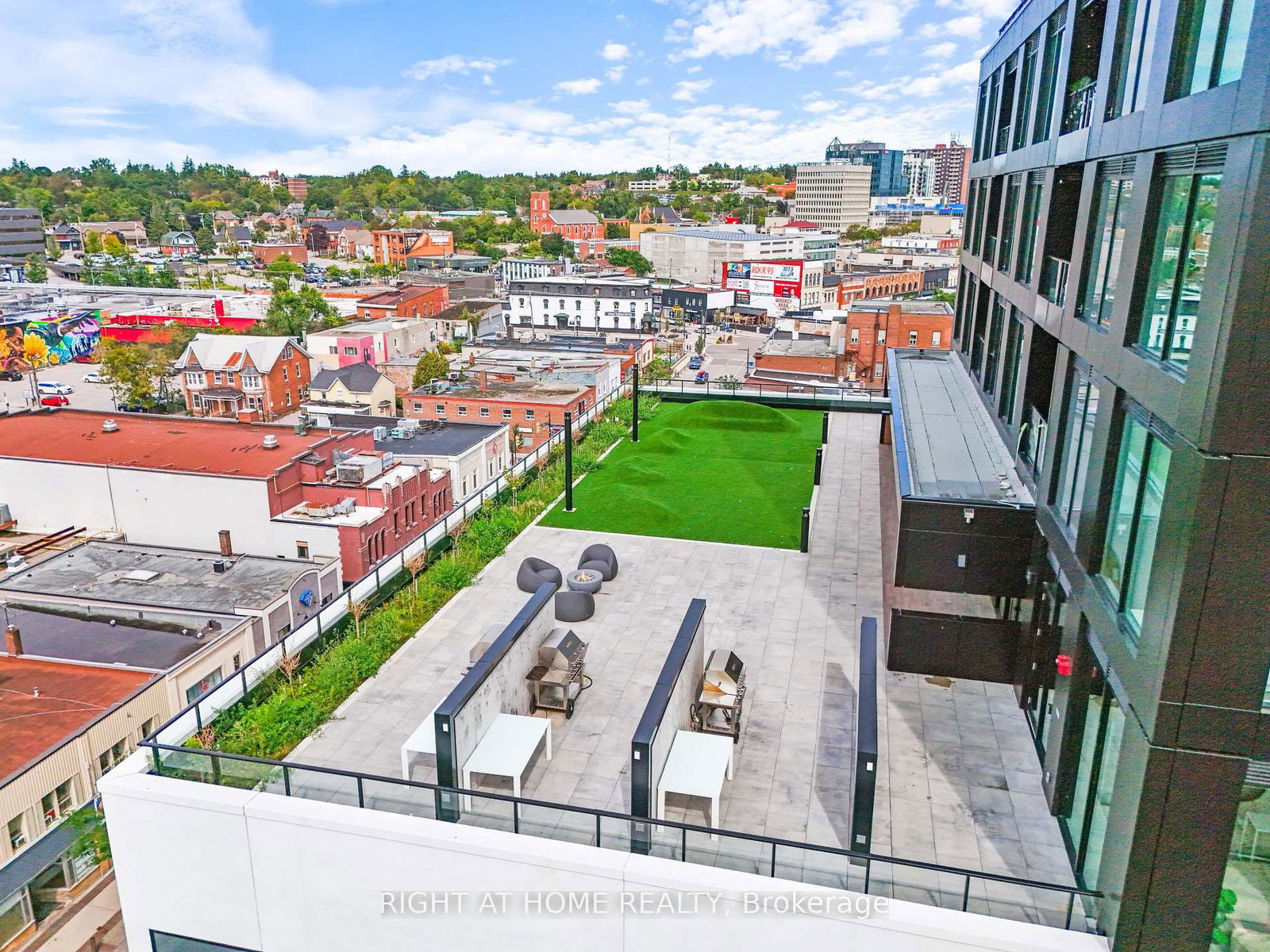 39 Mary Street • Barrie, ON photo 37