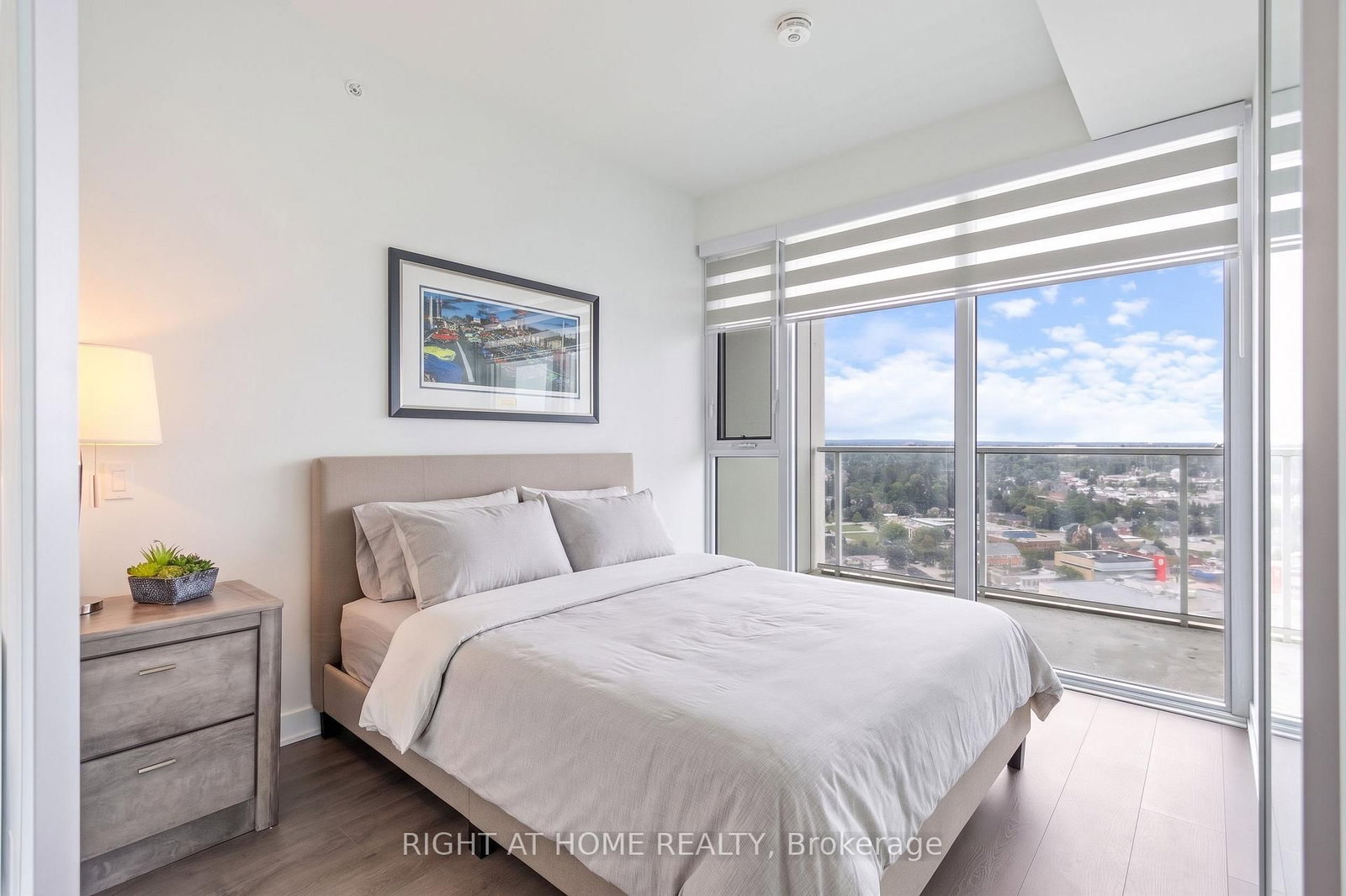 39 Mary Street • Barrie, ON photo 9
