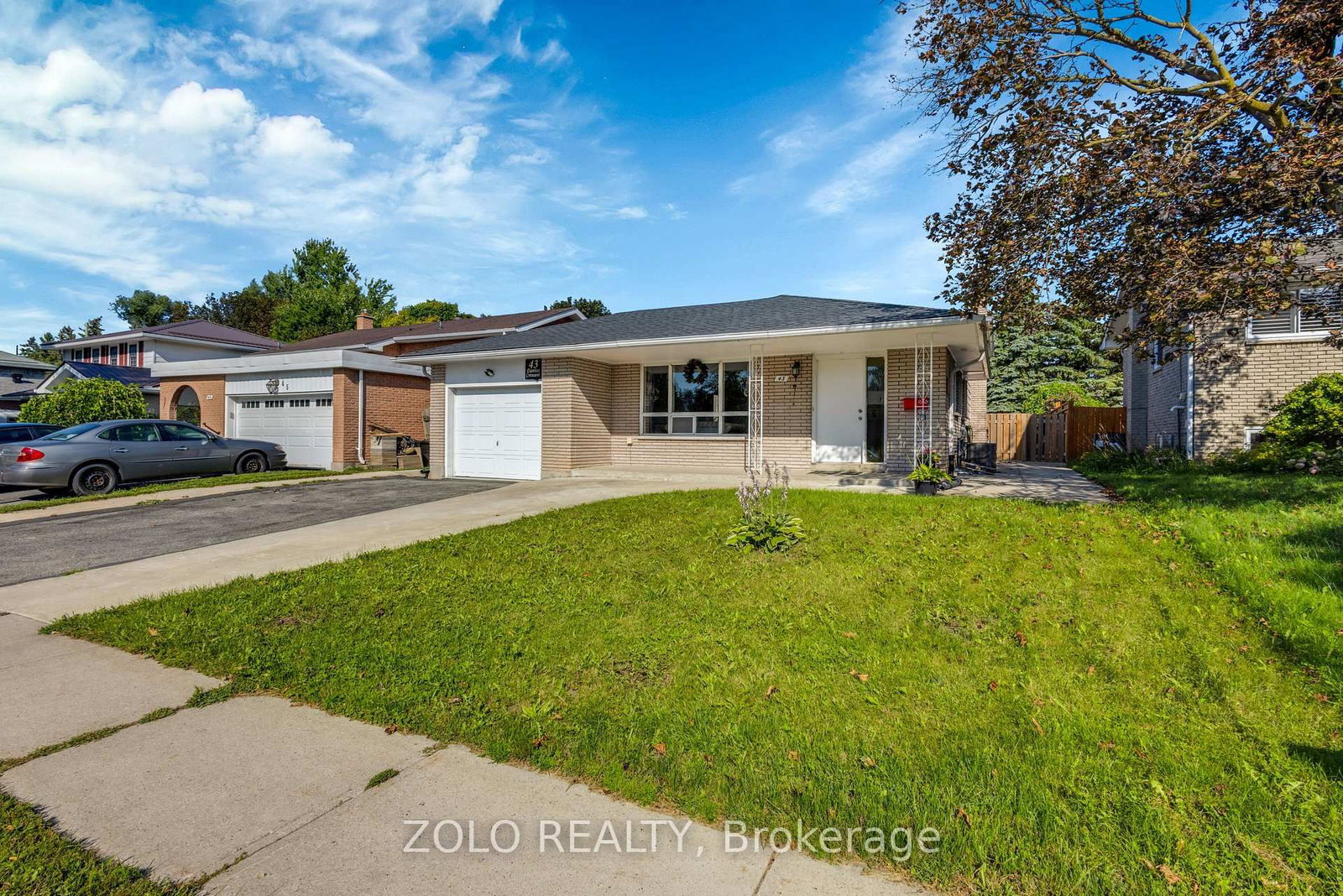 43 Davies Crescent • Barrie, ON photo 4