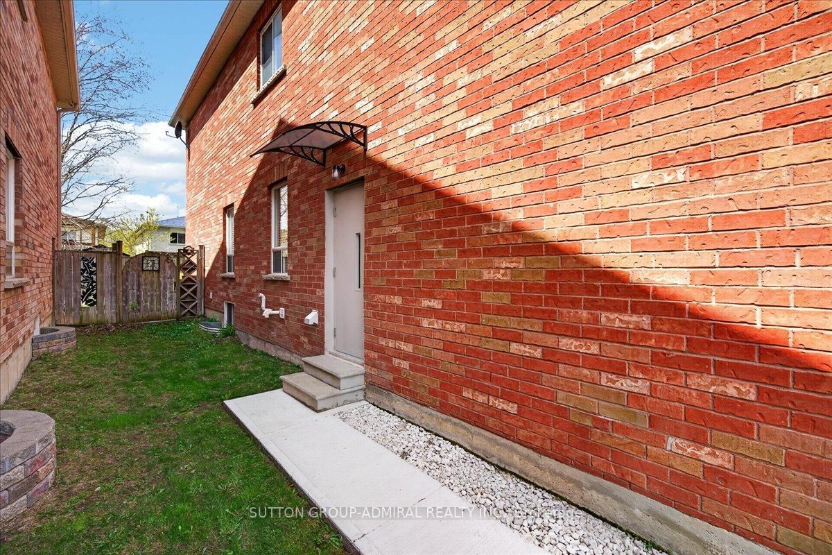 6 White Crescent • Barrie, ON photo 35