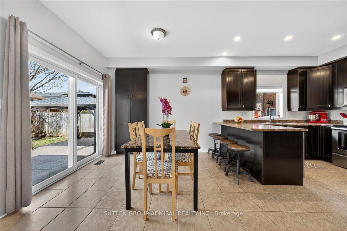 6 White Crescent • Barrie, ON photo 9