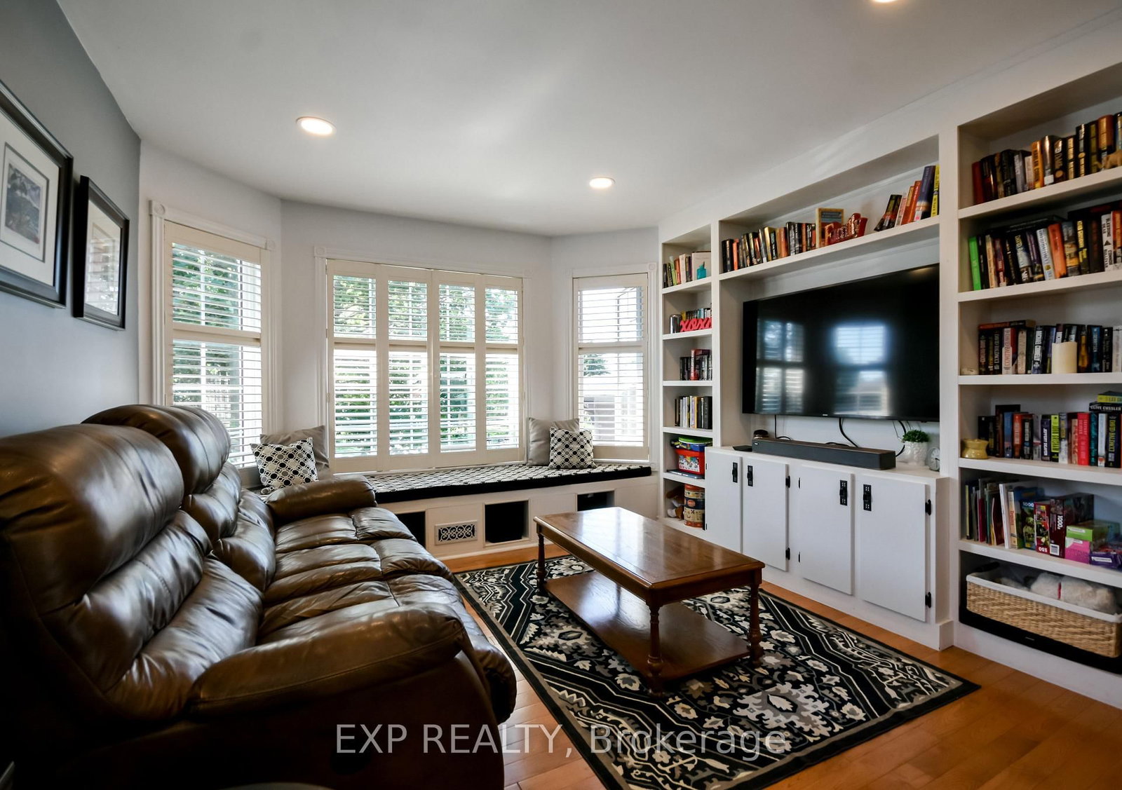 7 Hunter Court • Springwater, ON photo 12