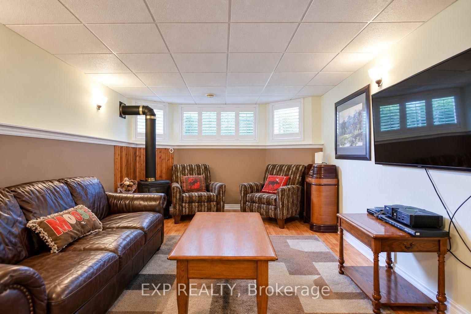 7 Hunter Court • Springwater, ON photo 18