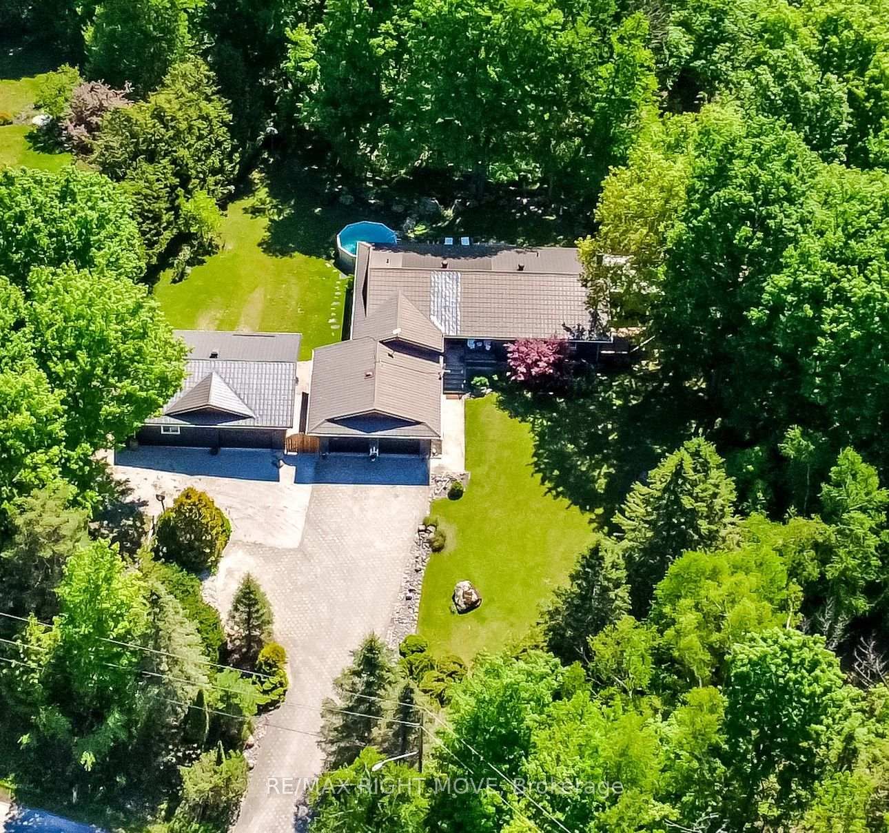 1220 Birchcliffe Crescent • Severn, ON photo 1