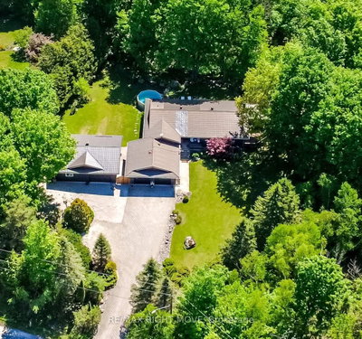 1220 Birchcliffe Crescent
