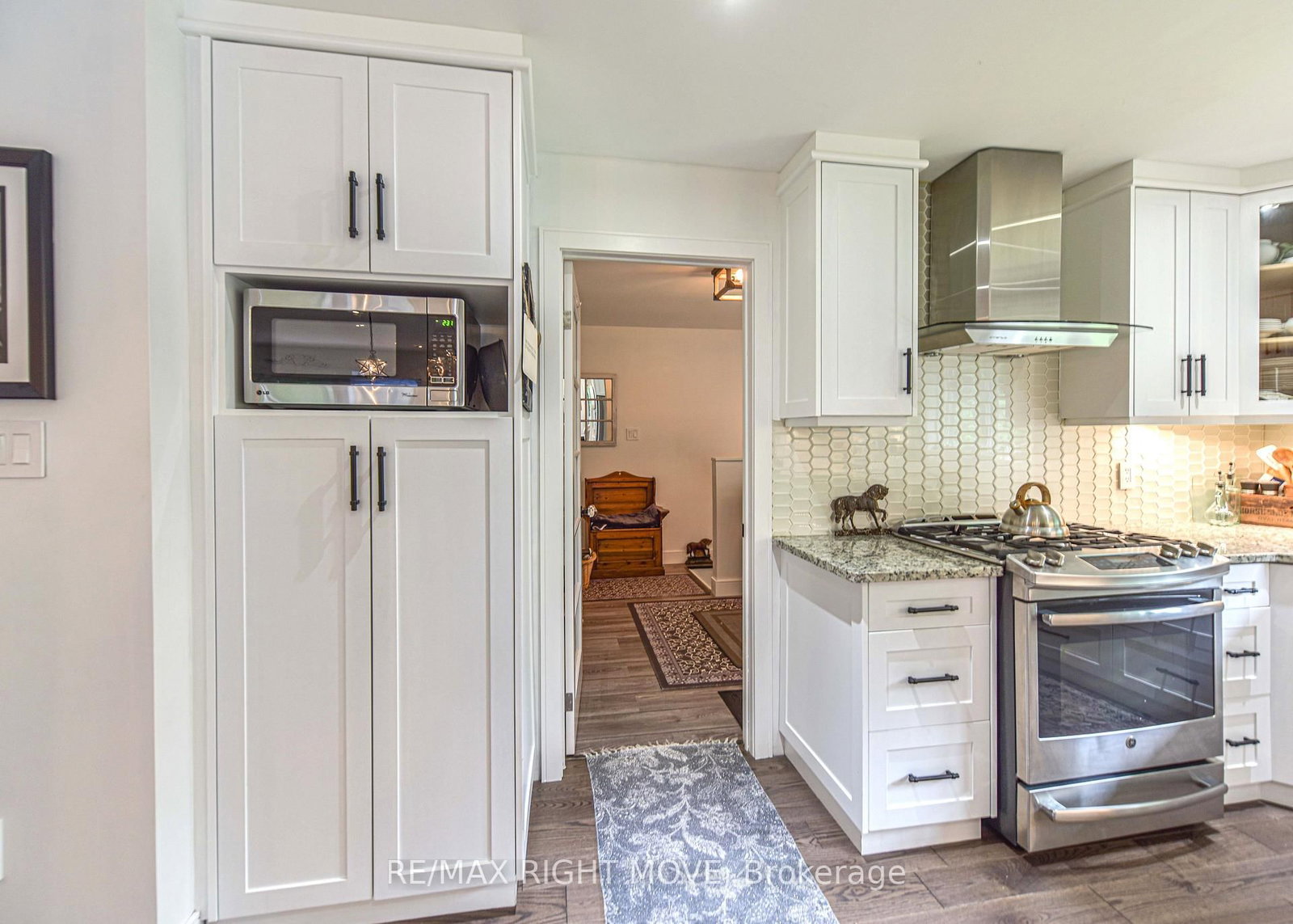 1220 Birchcliffe Crescent • Severn, ON photo 12