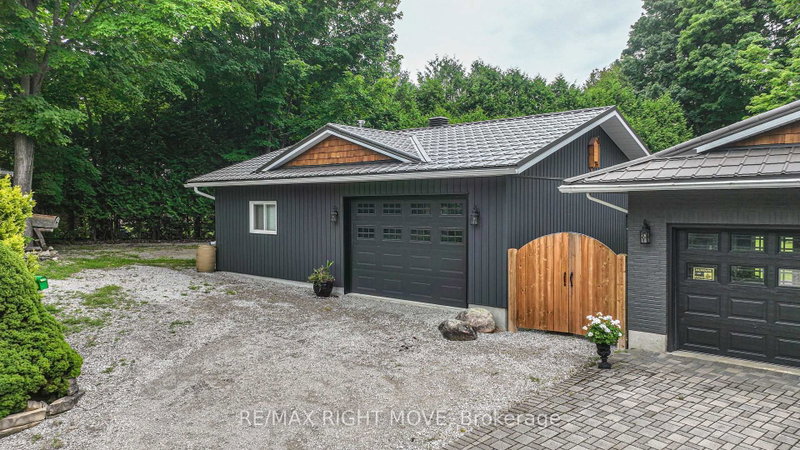 1220 Birchcliffe Crescent