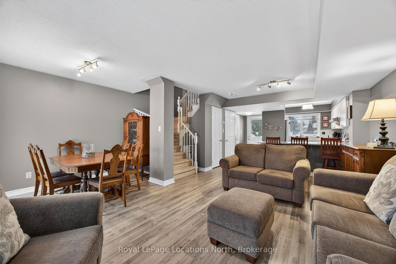 43 SUNDIAL Court • Collingwood, ON photo 12