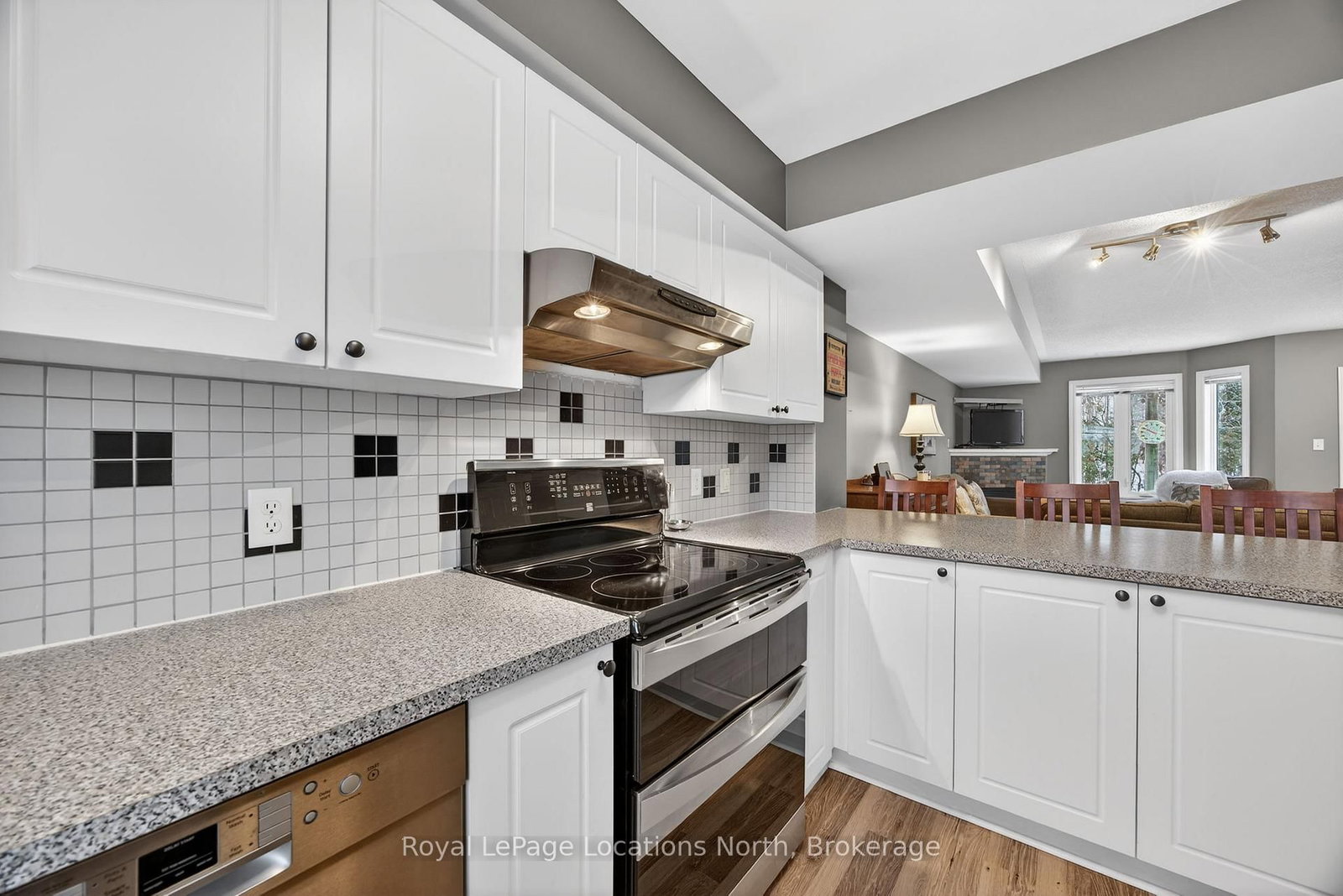 43 SUNDIAL Court • Collingwood, ON photo 8