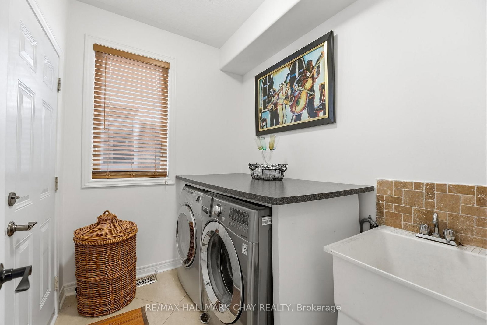 12 Parisian Crescent • Barrie, ON photo 15