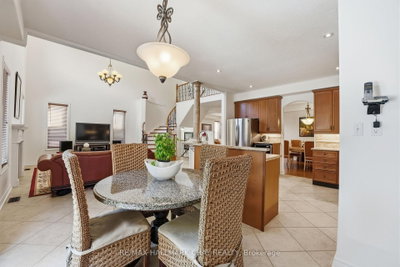 12 Parisian Crescent • Barrie, ON photo 6