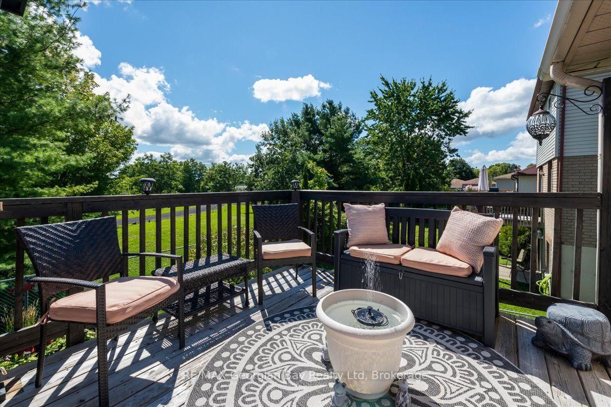 359 Galloway Boulevard • Midland, ON photo 14