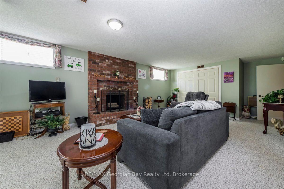 359 Galloway Boulevard • Midland, ON photo 21