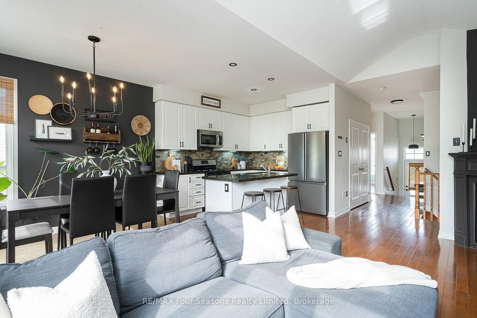 32 Christy Drive • Wasaga Beach, ON photo 8