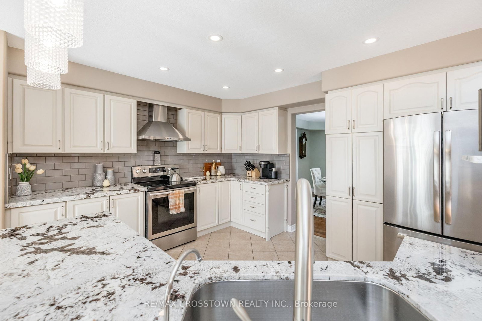 89 Sovereign's Gate • Barrie, ON photo 18