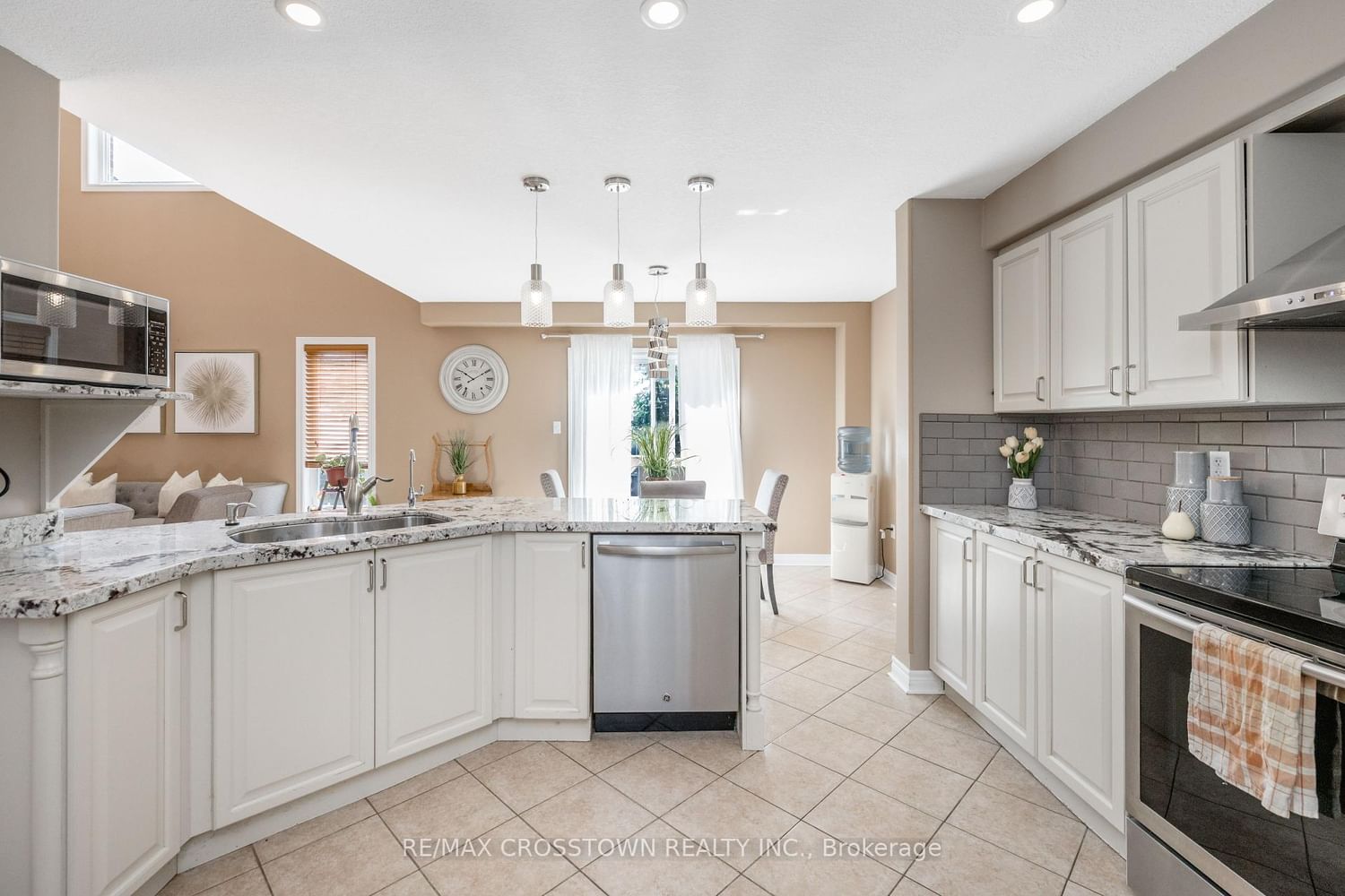 89 Sovereign's Gate • Barrie, ON photo 20