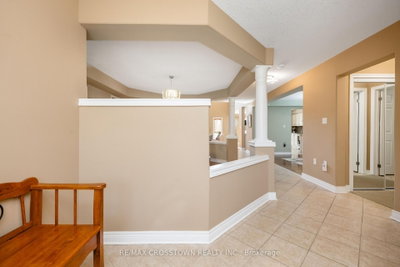 89 Sovereign's Gate • Barrie, ON photo 3
