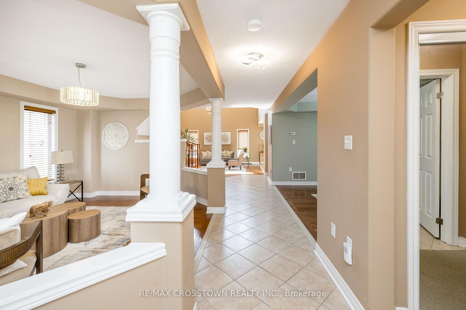 89 Sovereign's Gate • Barrie, ON photo 5