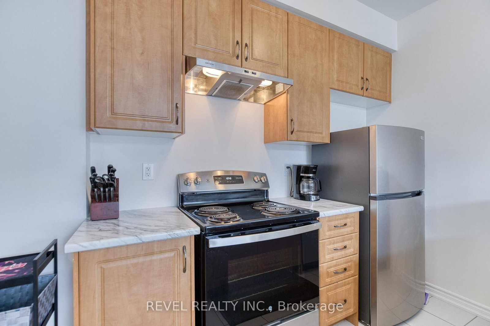 12 Hylton Drive • Barrie, ON photo 13