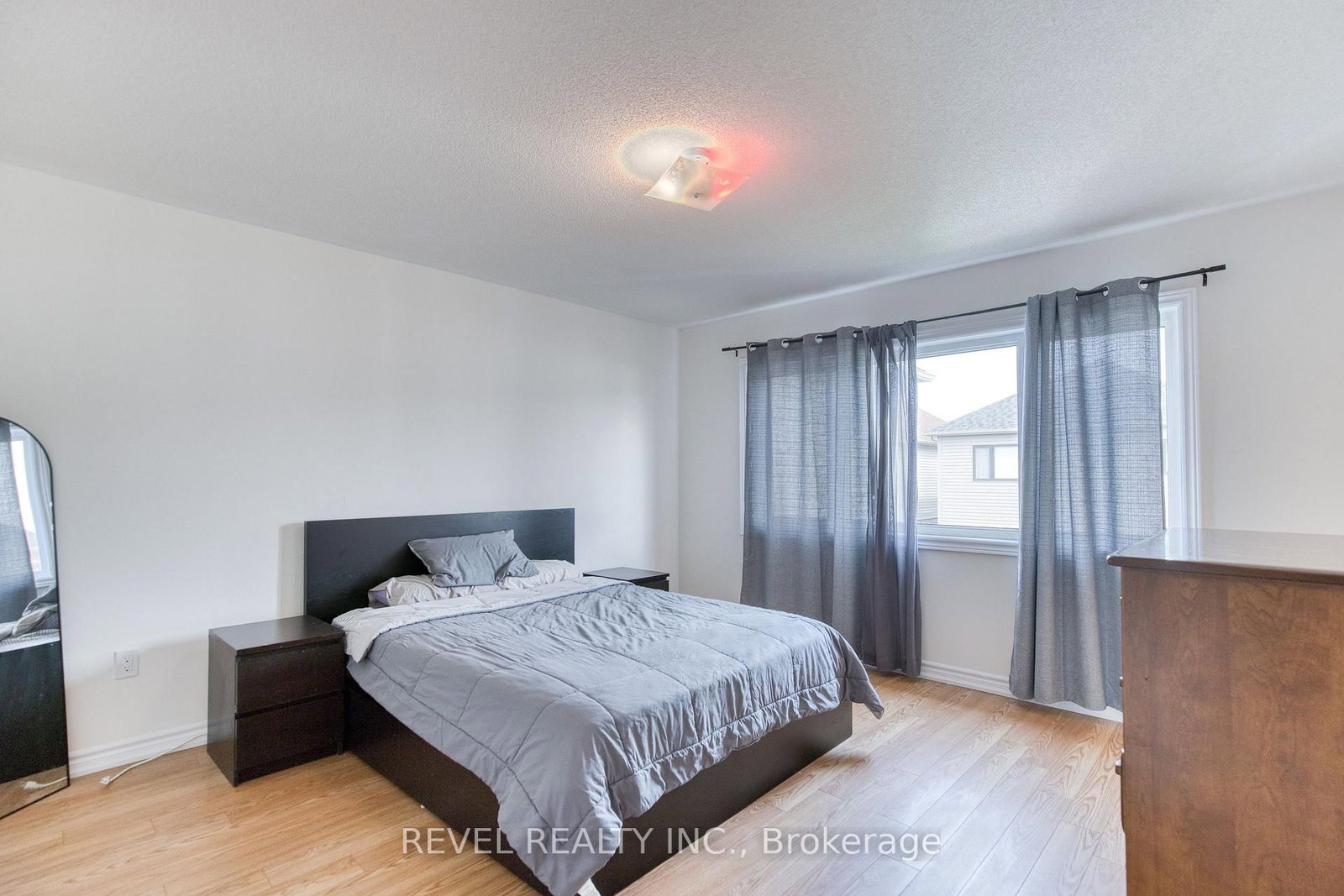 12 Hylton Drive • Barrie, ON photo 21