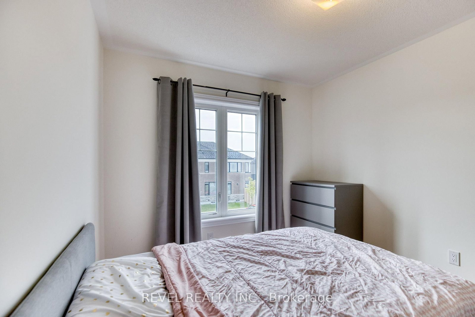 12 Hylton Drive • Barrie, ON photo 34