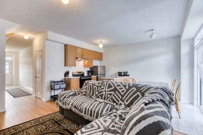 12 Hylton Drive • Barrie, ON photo 8