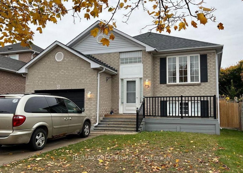 Main - 11 Draper Crescent