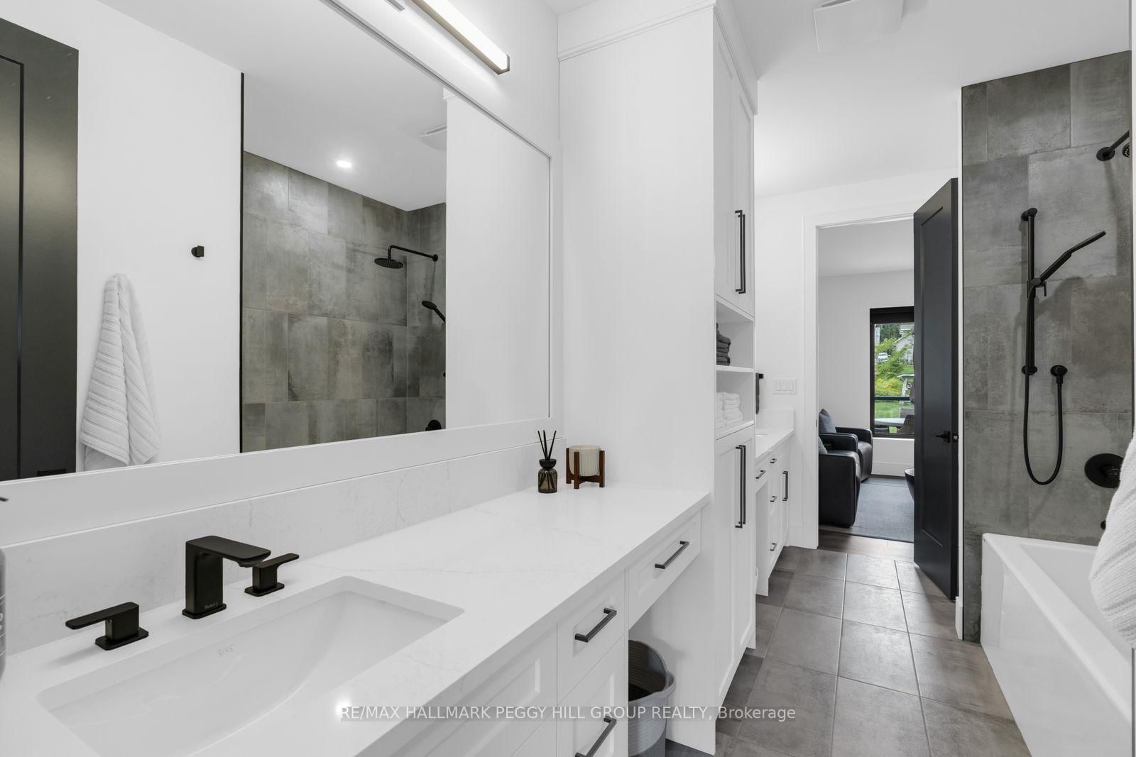 1016 Lakeshore Road E • Oro-Medonte, ON photo 12