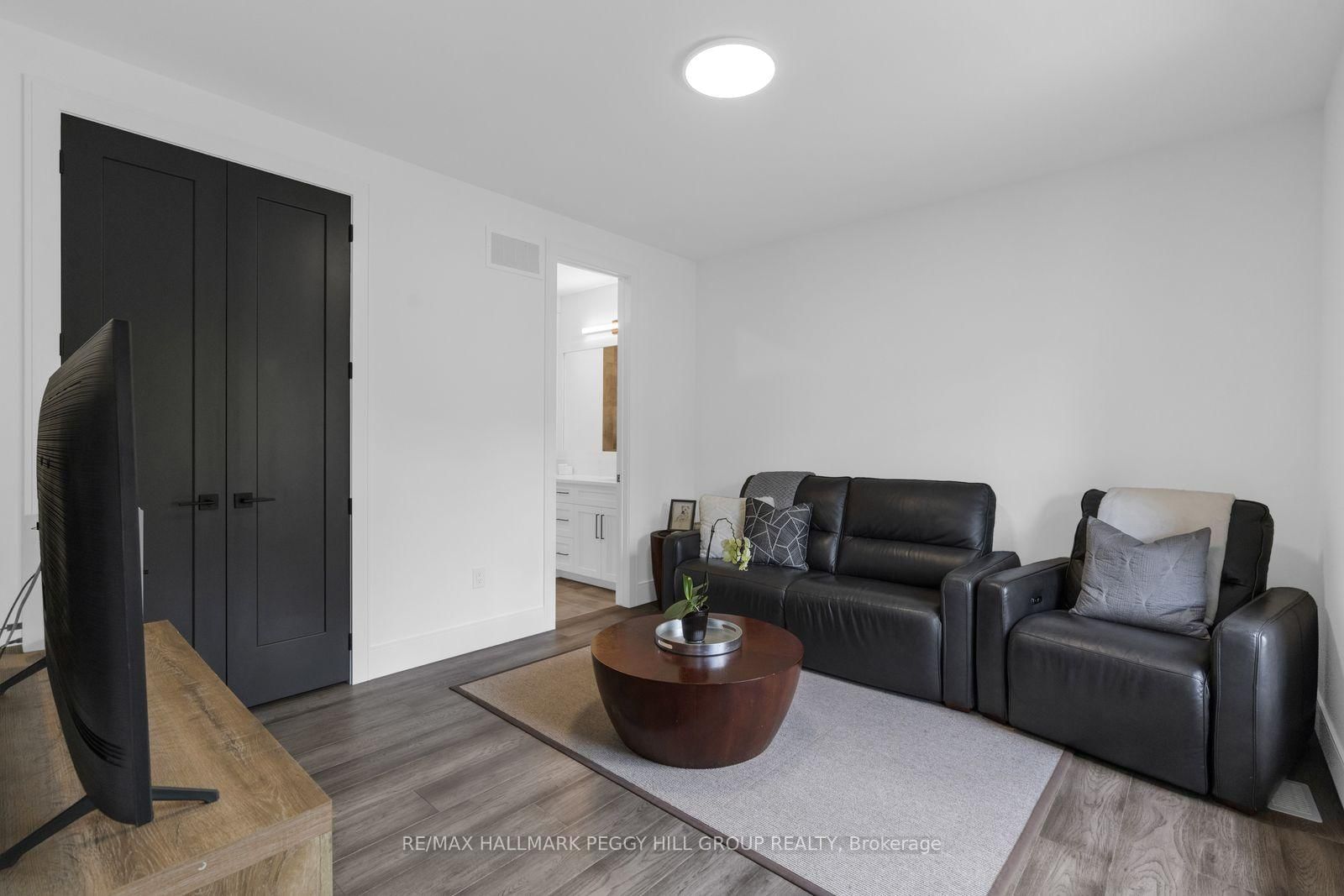 1016 Lakeshore Road E • Oro-Medonte, ON photo 13