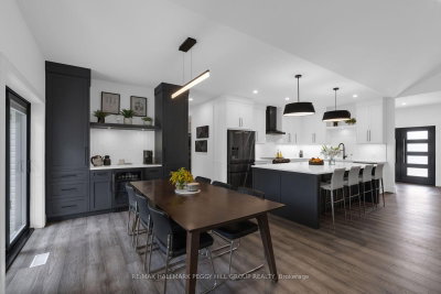 1016 Lakeshore Road E • Oro-Medonte, ON photo 4