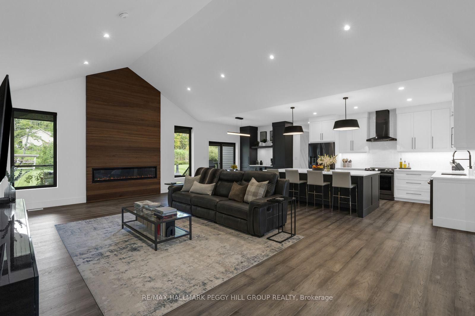 1016 Lakeshore Road E • Oro-Medonte, ON photo 5