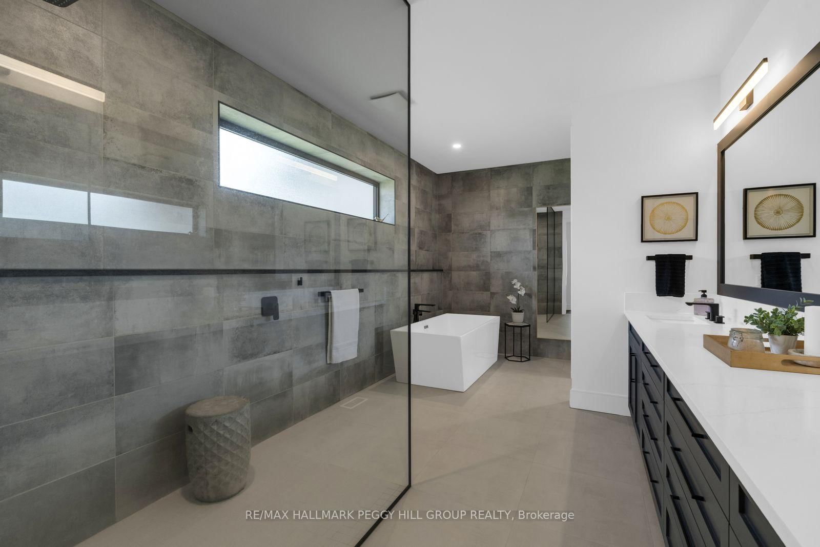 1016 Lakeshore Road E • Oro-Medonte, ON photo 9