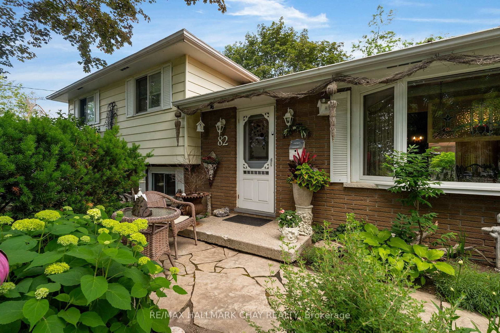 82 Fourth Street • Orillia, ON photo 4