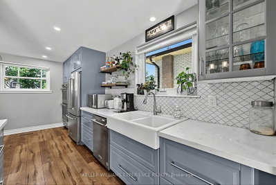 29 Collete Crescent • Barrie, ON photo 5