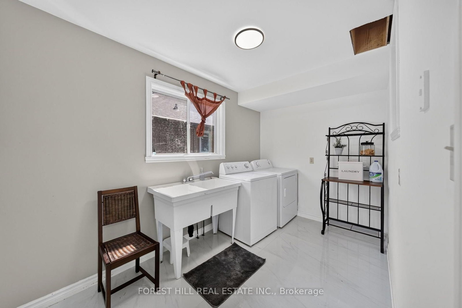 2999 Lakeside Drive • Severn, ON photo 11