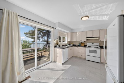 2999 Lakeside Drive • Severn, ON photo 8