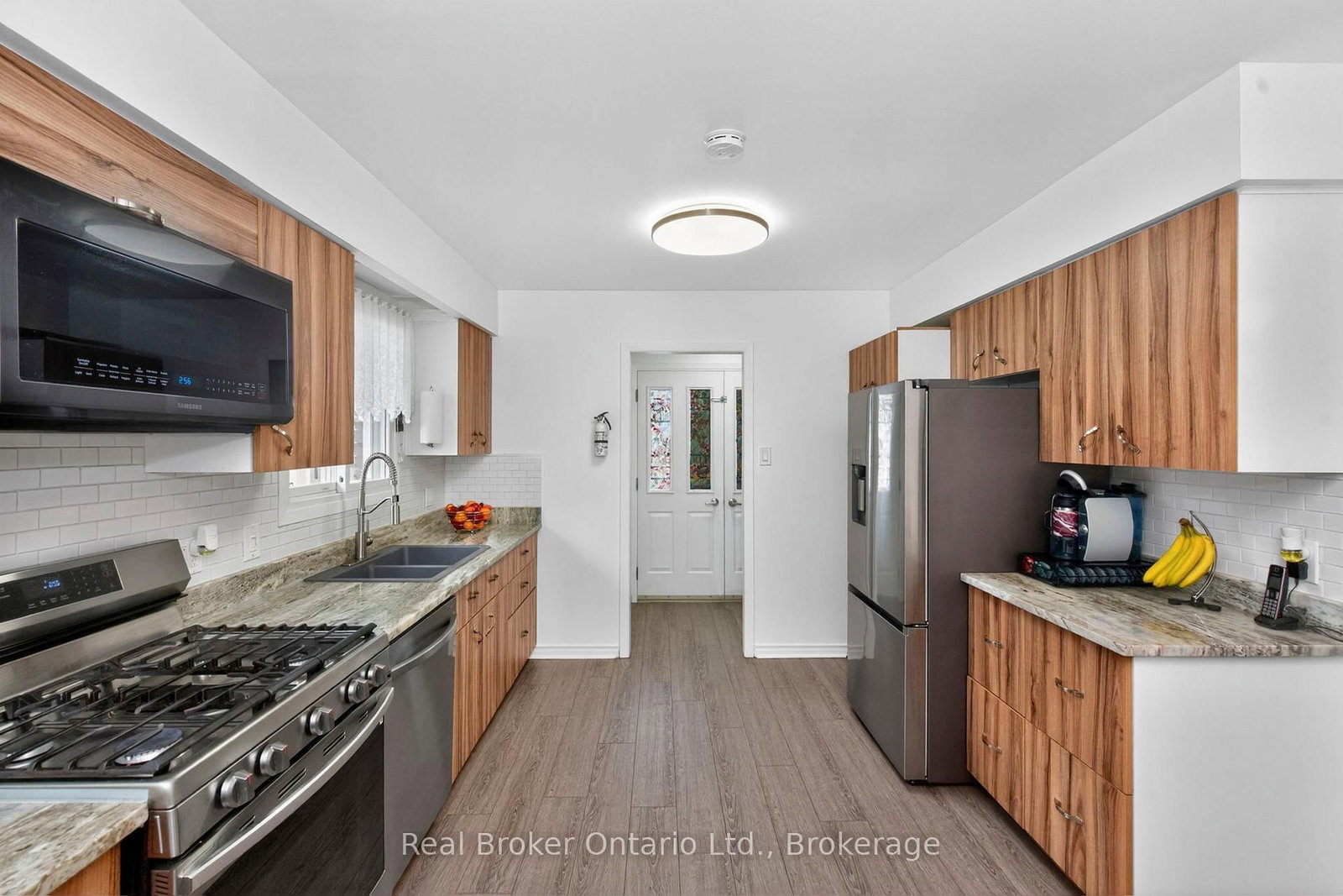 647 Manly Street • Midland, ON photo 12