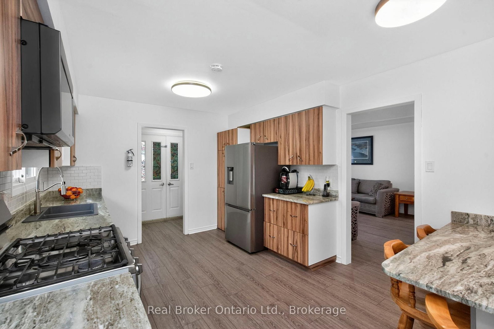 647 Manly Street • Midland, ON photo 13