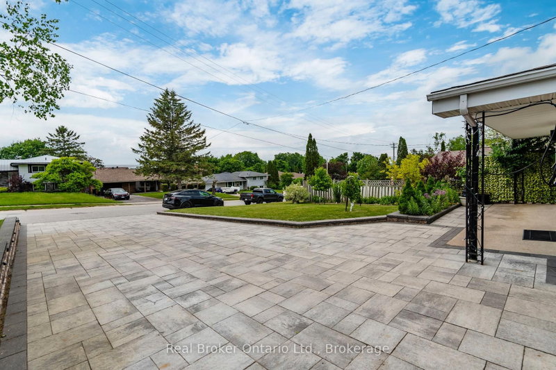 647 Manly Street