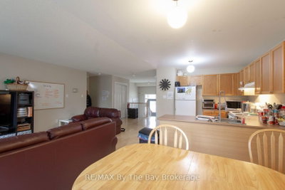 48 Rose Valley Way • Wasaga Beach, ON photo 5