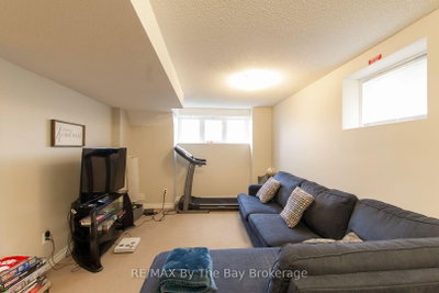 48 Rose Valley Way • Wasaga Beach, ON photo 9