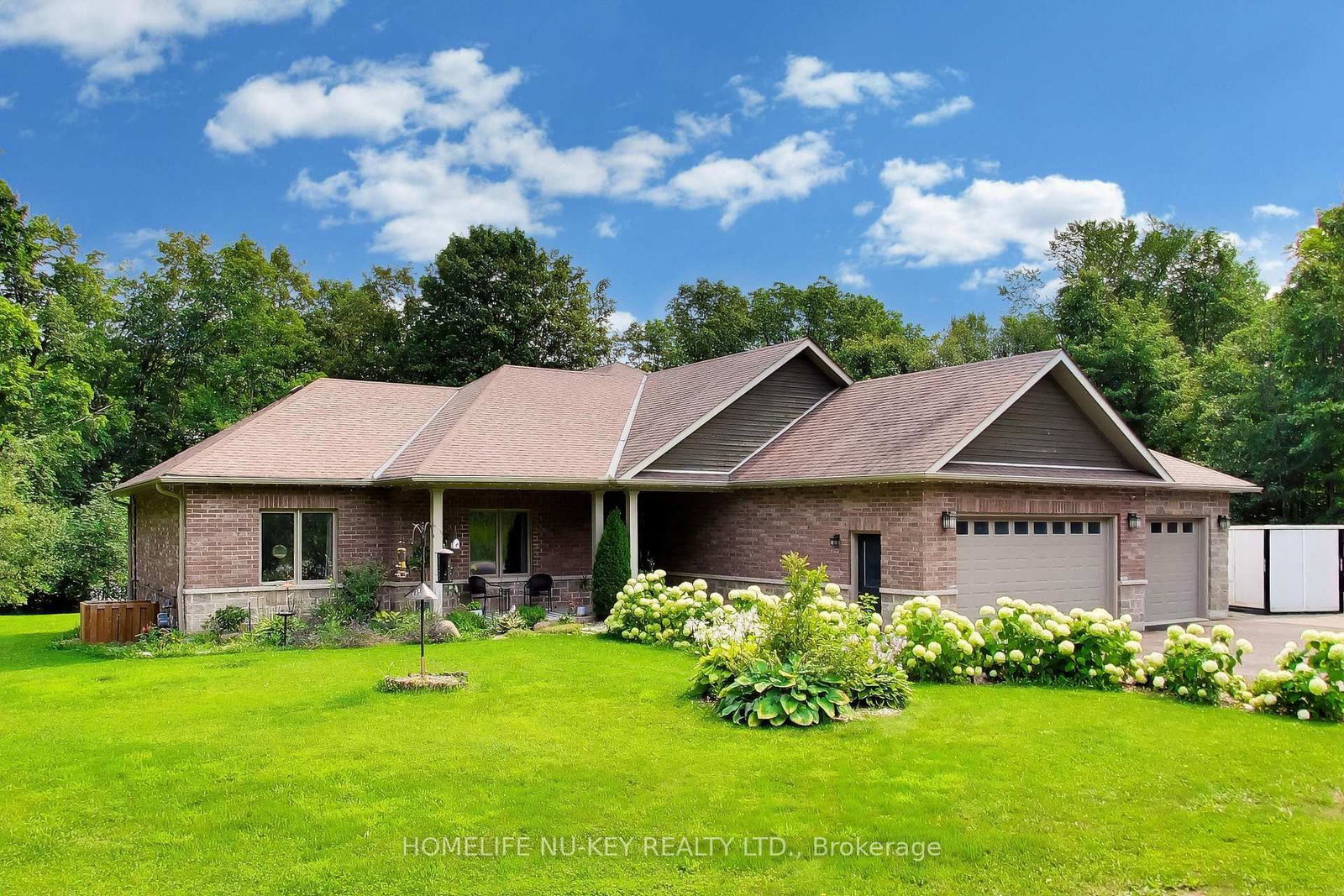 1655 Georgian Heights Boulevard • Severn, ON photo 3