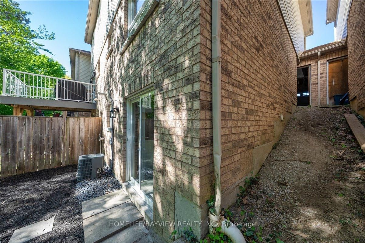 52 Hawthorne Crescent • Barrie, ON photo 26