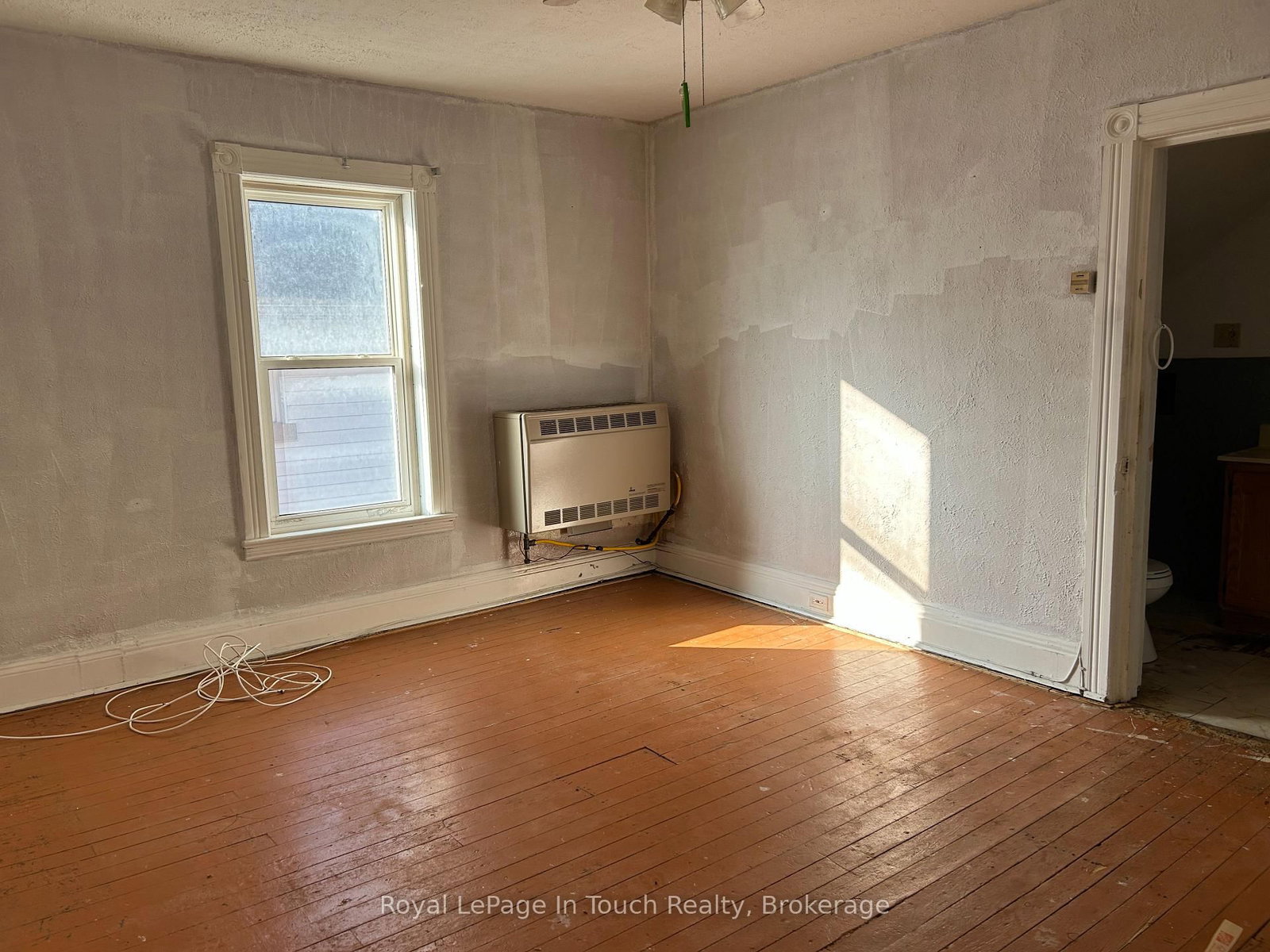 98 Fourth Street • Midland, ON photo 10