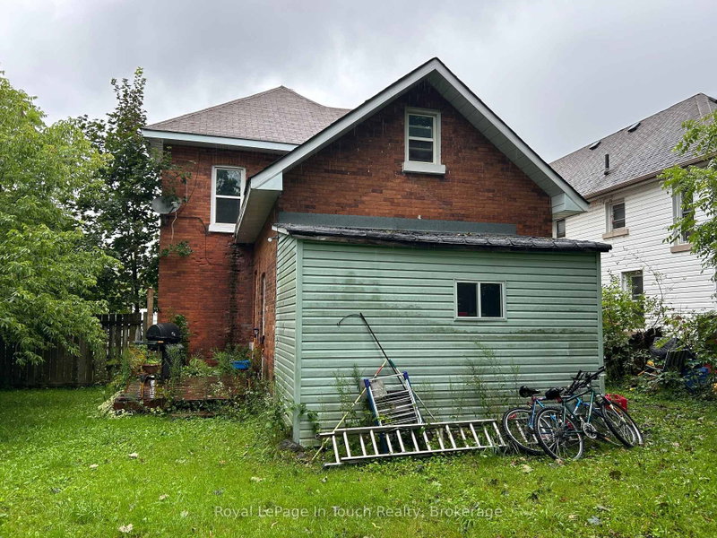 98 Fourth St photo 4