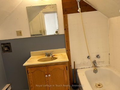 98 Fourth Street • Midland, ON photo 6
