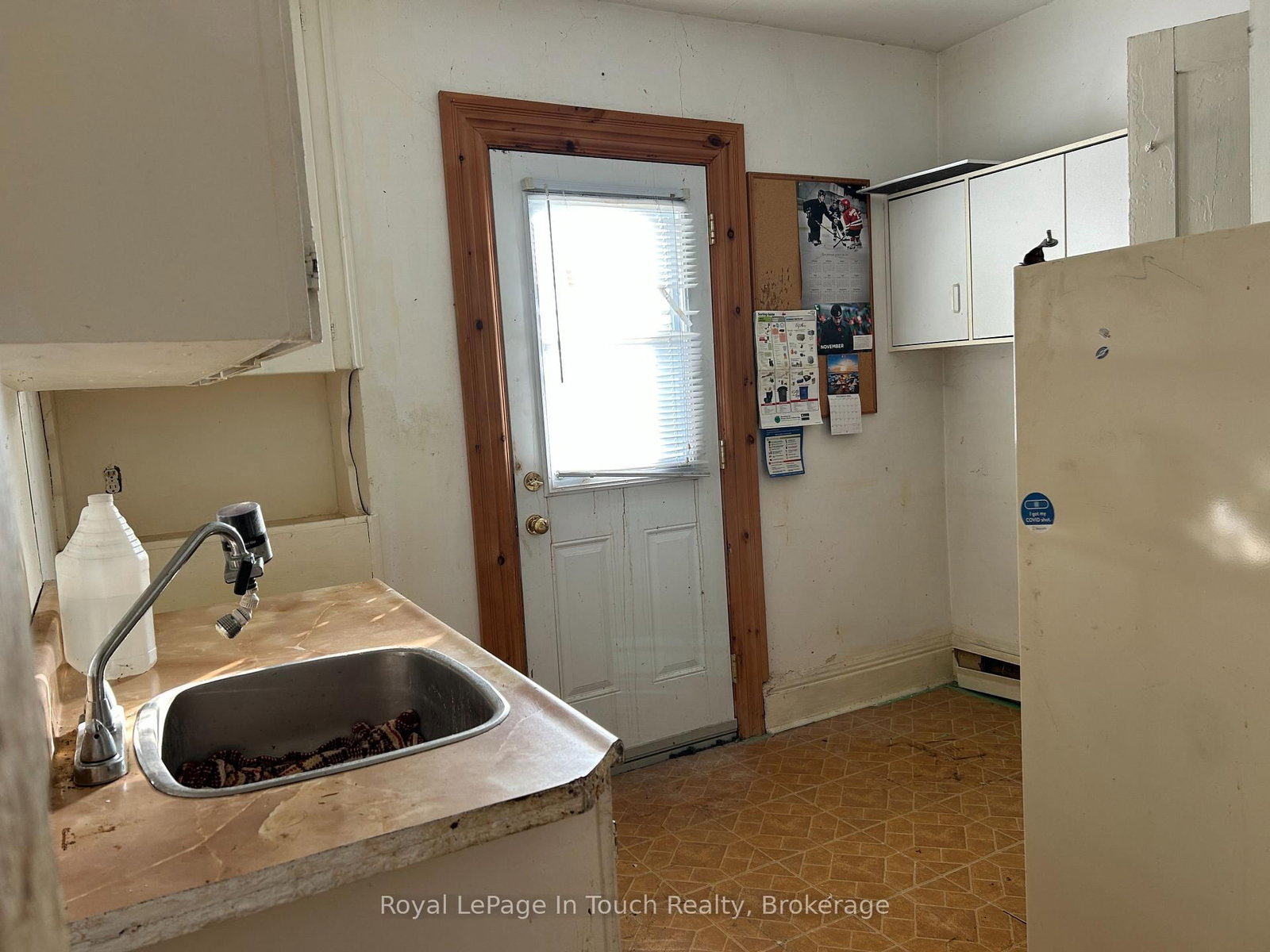 98 Fourth Street • Midland, ON photo 9